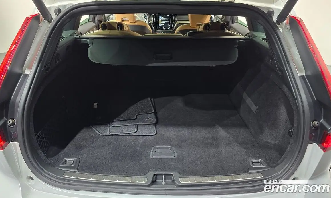 Volvo V60 2019 2.0 автомат (гидро), фото 20 Volvo V60 2019 2.0 автомат (гидро), фото 20
