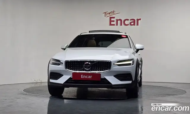 Volvo V60 2019 2.0 автомат (гидро), миниатюра 3 Volvo V60 2019 2.0 автомат (гидро), миниатюра 3
