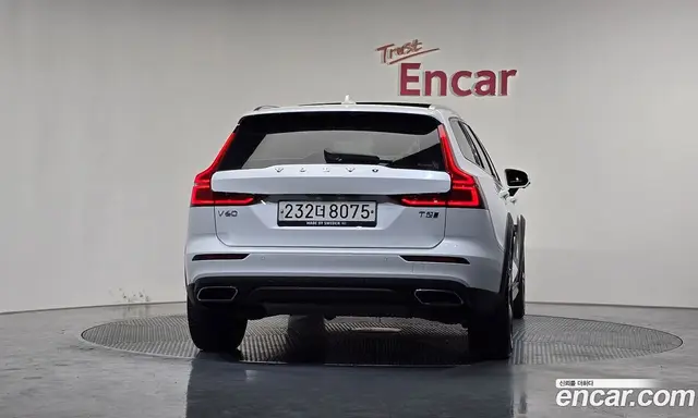 Volvo V60 2019 2.0 автомат (гидро), миниатюра 4 Volvo V60 2019 2.0 автомат (гидро), миниатюра 4