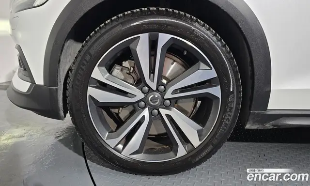 Volvo V60 2019 2.0 автомат (гидро), миниатюра 5 Volvo V60 2019 2.0 автомат (гидро), миниатюра 5