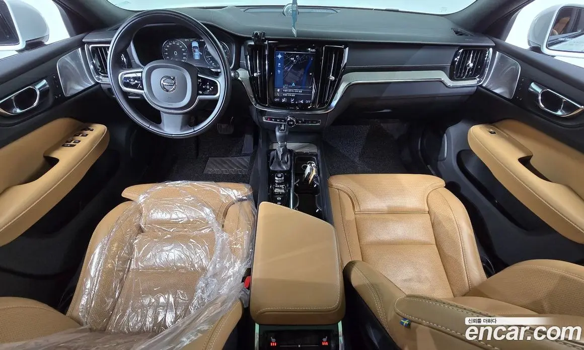 Volvo V60 2019 2.0 автомат (гидро), фото 7 Volvo V60 2019 2.0 автомат (гидро), фото 7