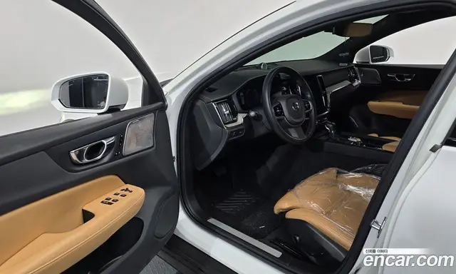 Volvo V60 2019 2.0 автомат (гидро), миниатюра 10 Volvo V60 2019 2.0 автомат (гидро), миниатюра 10