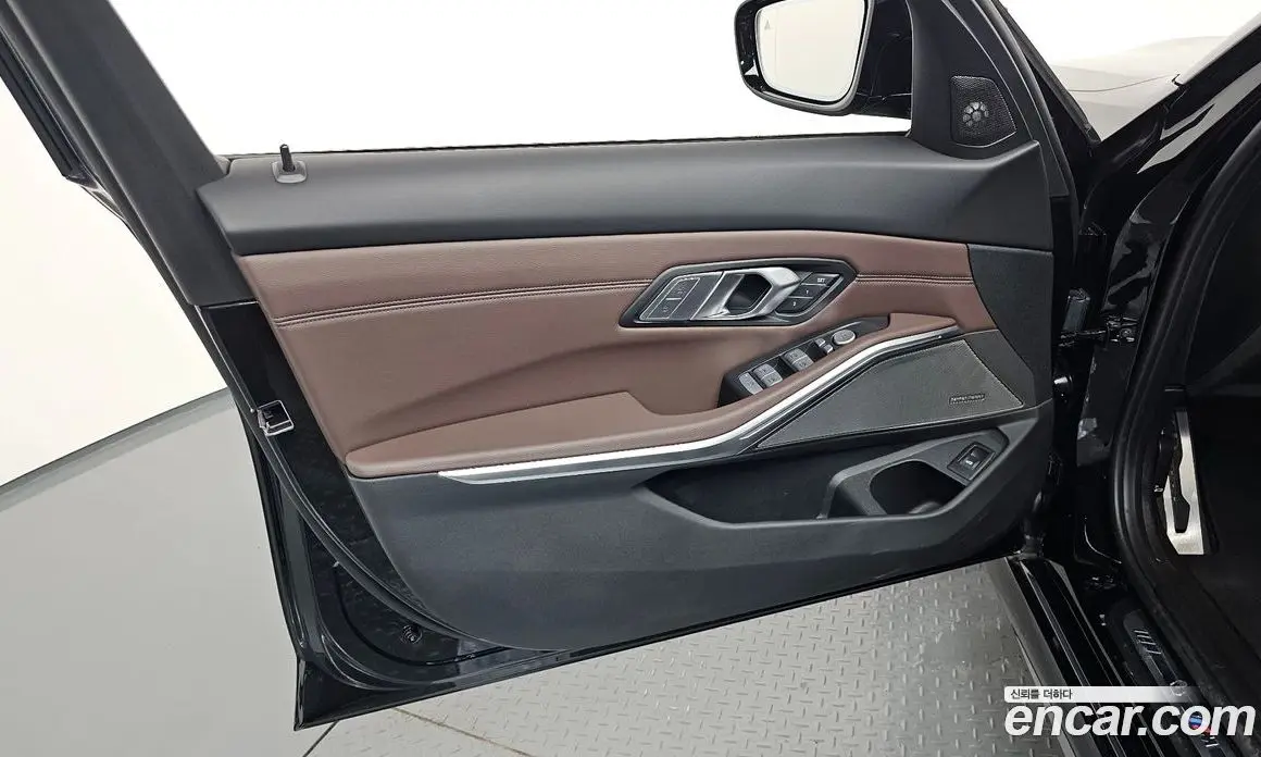 BMW 3 серия 2024 3.0 автомат (гидро), фото 14