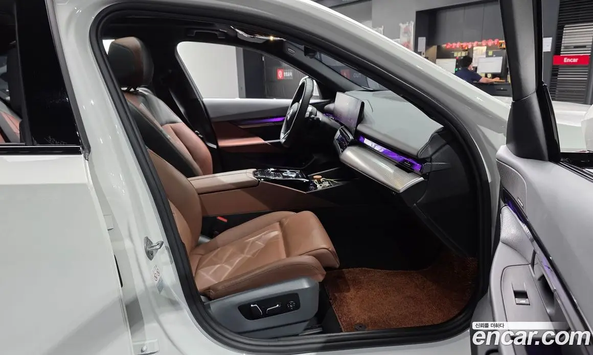 BMW 5 серия 2024 2.0 автомат (гидро), фото 16