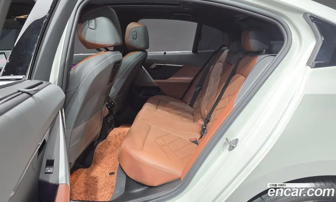 BMW 5 серия 2024 2.0 автомат (гидро), фото 18