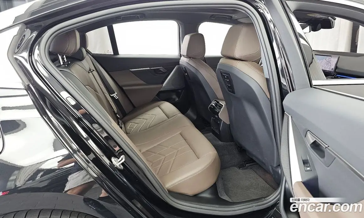 BMW 5 серия 2024 2.0 автомат (гидро), фото 18