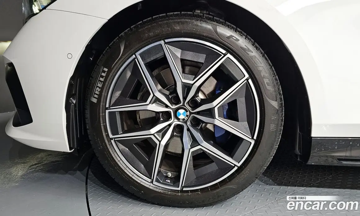 BMW 5 серия 2025 2.0 автомат (гидро), фото 5 BMW 5 серия 2025 2.0 автомат (гидро), фото 5