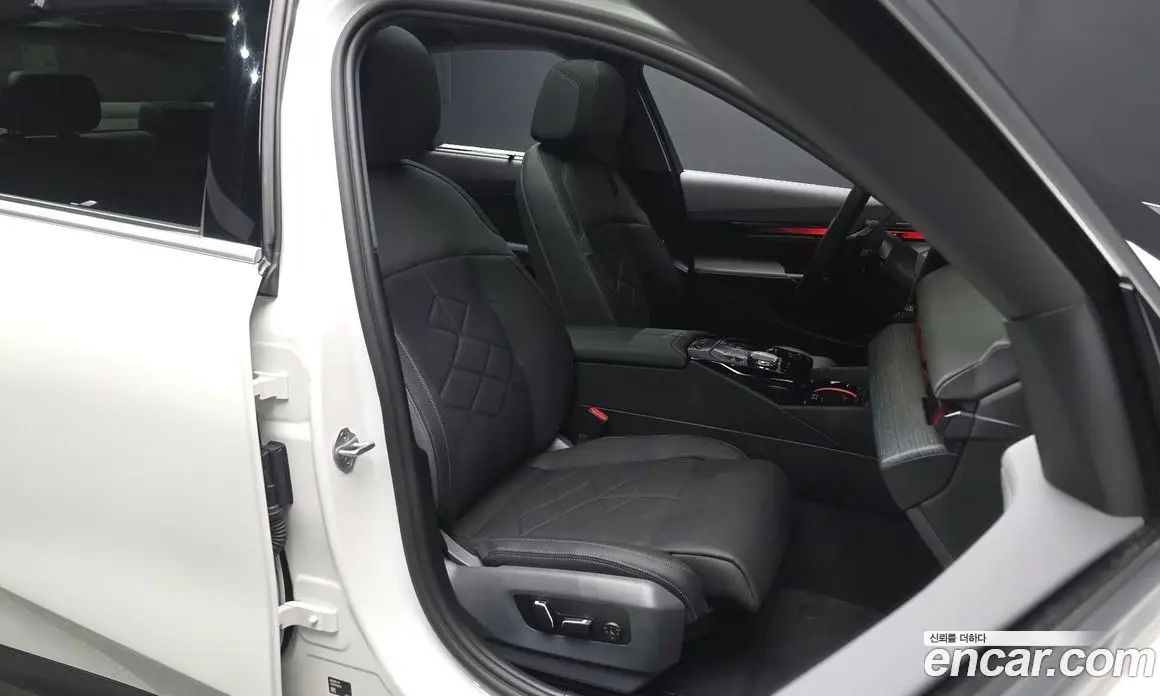 BMW 5 серия 2025 2.0 автомат (гидро), фото 15