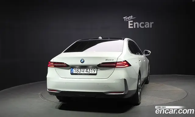 BMW 5 серия 2025 2.0 автомат (гидро), миниатюра 3