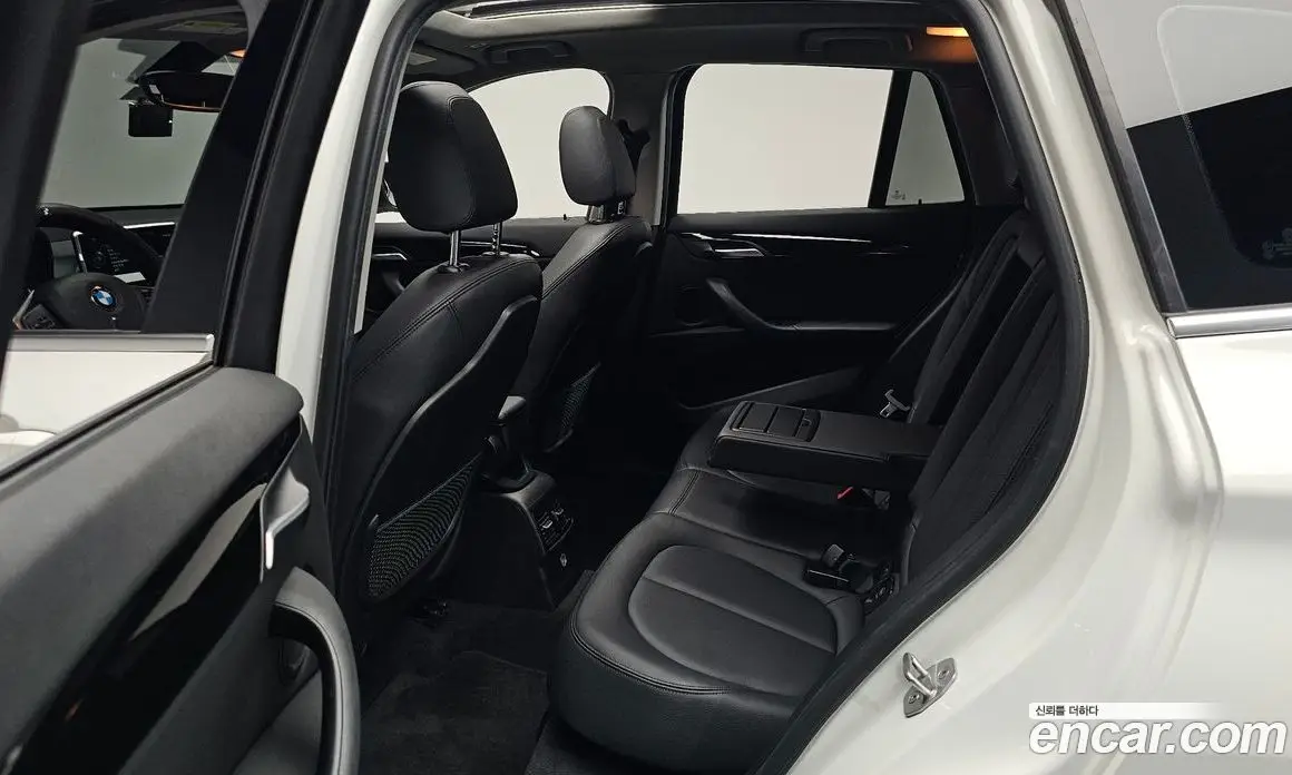 BMW X1 2017 2.0 автомат (гидро), фото 16 BMW X1 2017 2.0 автомат (гидро), фото 16