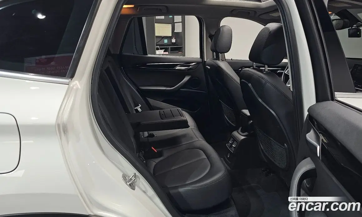 BMW X1 2017 2.0 автомат (гидро), фото 17 BMW X1 2017 2.0 автомат (гидро), фото 17