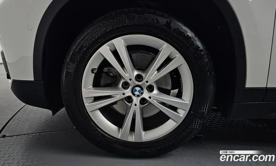 BMW X1 2017 2.0 автомат (гидро), фото 4 BMW X1 2017 2.0 автомат (гидро), фото 4