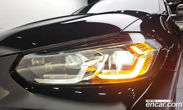 BMW X4 2023 2.0 автомат (гидро), миниатюра 8