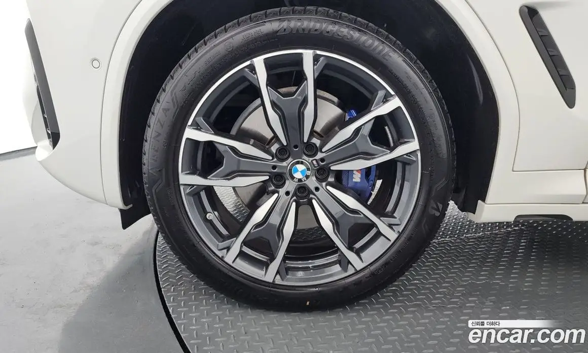 BMW X4 2025 2.0 автомат (гидро), фото 5