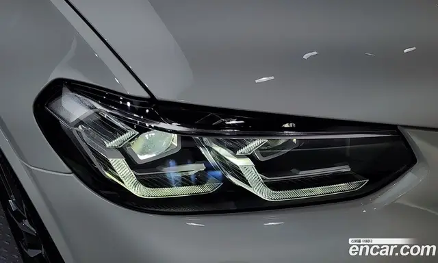 BMW X4 2025 2.0 автомат (гидро), миниатюра 8