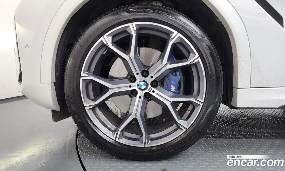 BMW X6 2024 3.0 автомат (гидро), фото 5