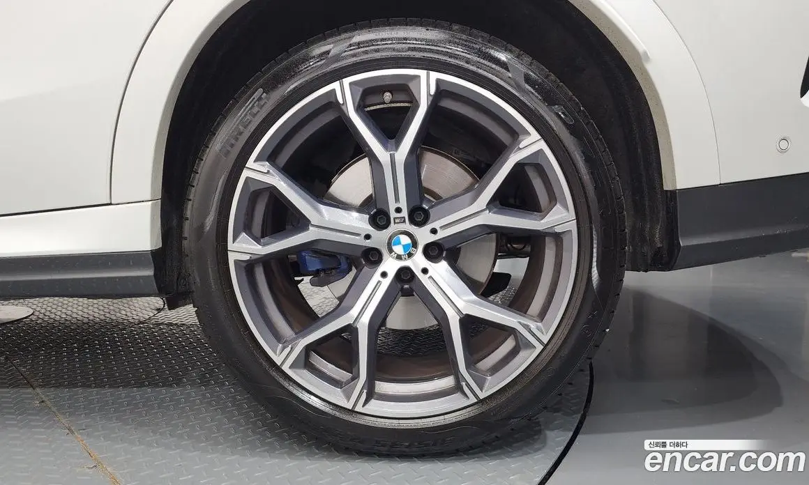 BMW X6 2024 3.0 автомат (гидро), фото 7