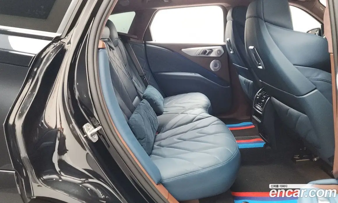 BMW XM 2025 4.4 автомат (гидро), фото 17 BMW XM 2025 4.4 автомат (гидро), фото 17
