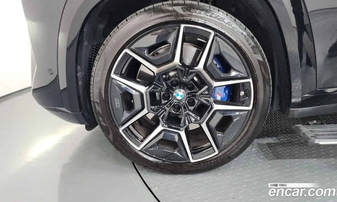 BMW XM 2025 4.4 автомат (гидро), фото 5 BMW XM 2025 4.4 автомат (гидро), фото 5