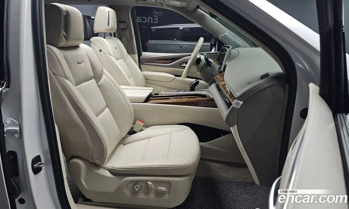 Cadillac Escalade 2022 6.2 автомат (гидро), фото 15 Cadillac Escalade 2022 6.2 автомат (гидро), фото 15