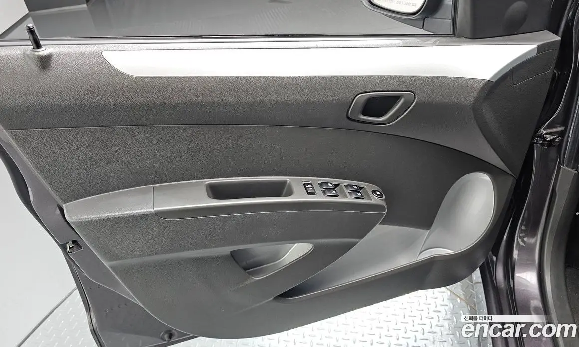 Chevrolet Spark 2015 1.0 автомат (гидро), фото 13