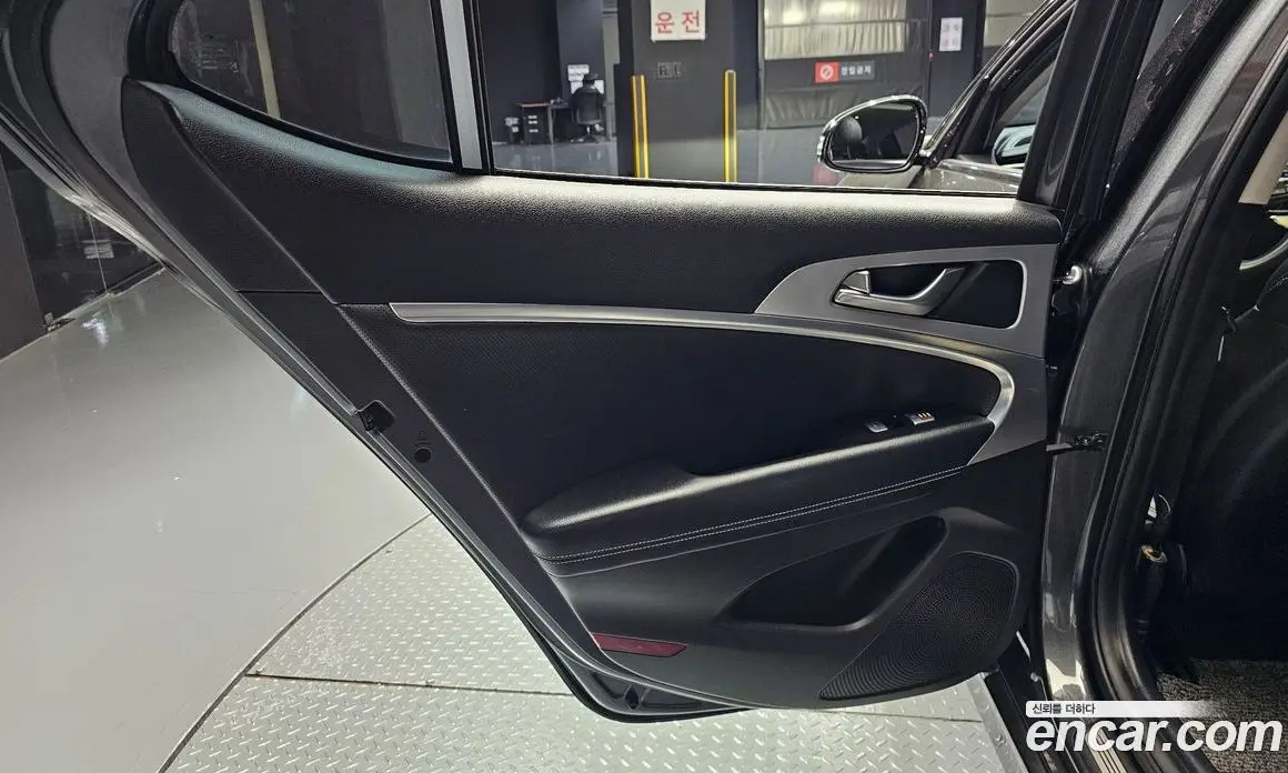 Genesis G70 2018 2.0 автомат (гидро), фото 15 Genesis G70 2018 2.0 автомат (гидро), фото 15