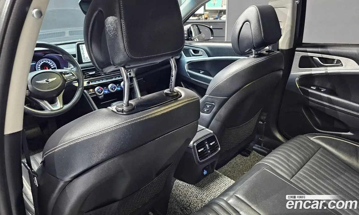 Genesis G70 2018 2.0 автомат (гидро), фото 16 Genesis G70 2018 2.0 автомат (гидро), фото 16