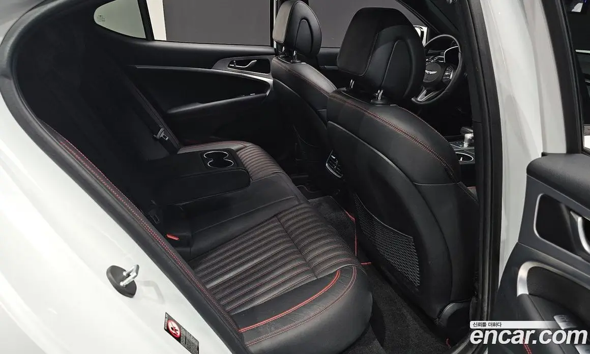 Genesis G70 2019 2.0 автомат (гидро), фото 16 Genesis G70 2019 2.0 автомат (гидро), фото 16