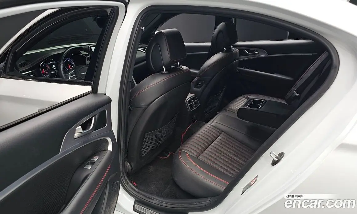 Genesis G70 2019 2.0 автомат (гидро), фото 18 Genesis G70 2019 2.0 автомат (гидро), фото 18