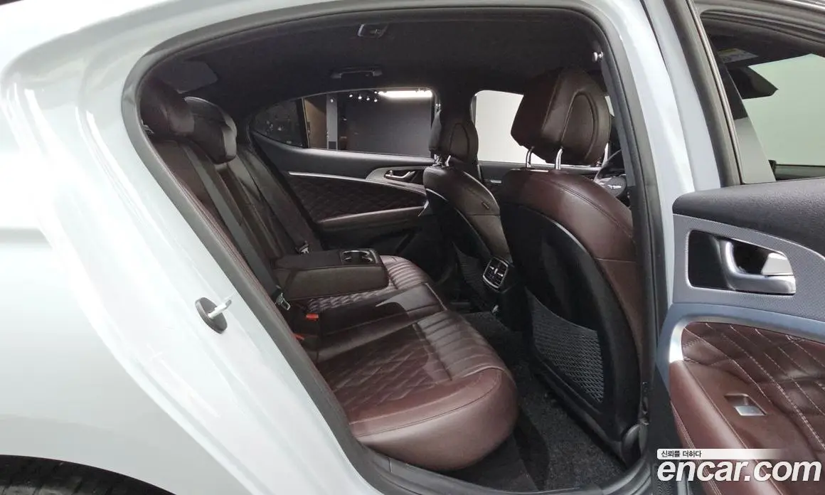 Genesis G70 2022 2.0 автомат (гидро), фото 16