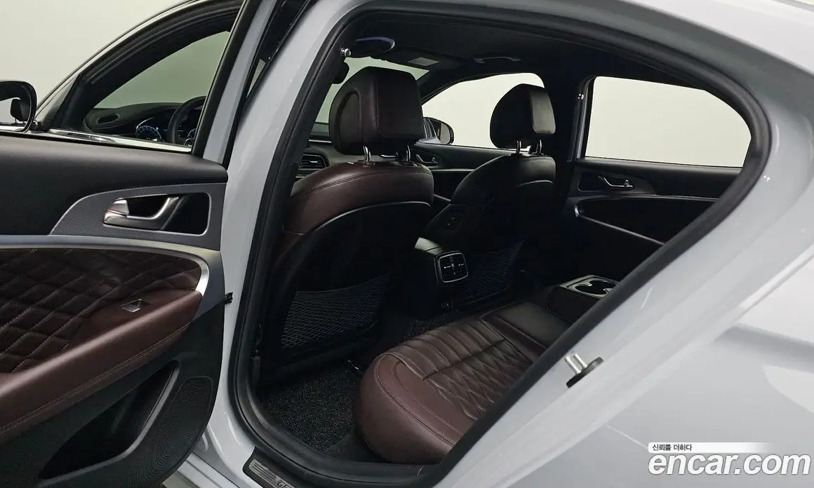 Genesis G70 2022 2.0 автомат (гидро), фото 17
