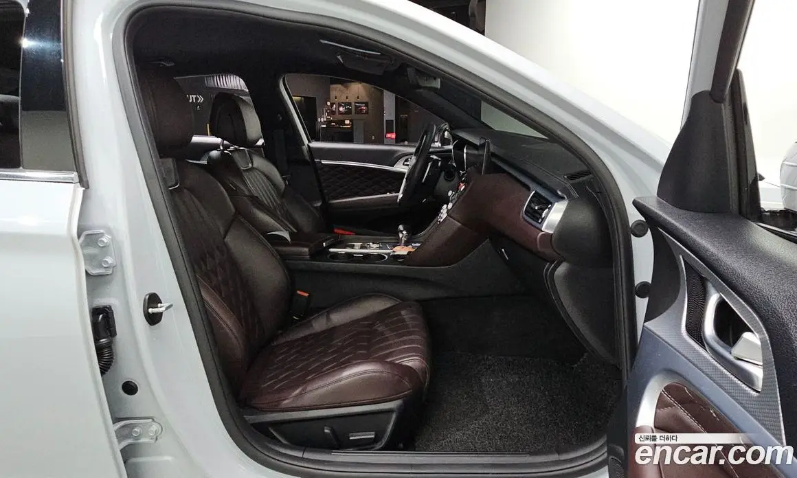 Genesis G70 2022 2.0 автомат (гидро), фото 18