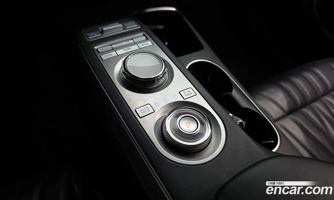 Genesis GV70 2021 2.5 автомат (гидро), фото 11 Genesis GV70 2021 2.5 автомат (гидро), фото 11