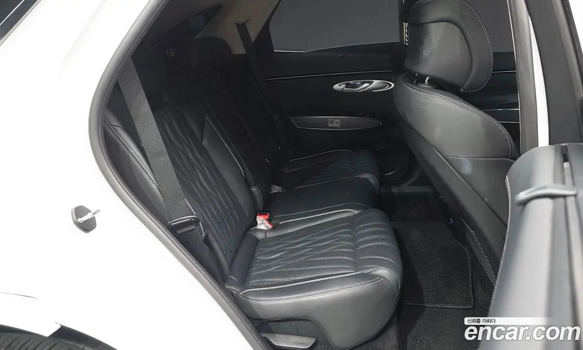 Genesis GV70 2021 2.5 автомат (гидро), фото 17 Genesis GV70 2021 2.5 автомат (гидро), фото 17