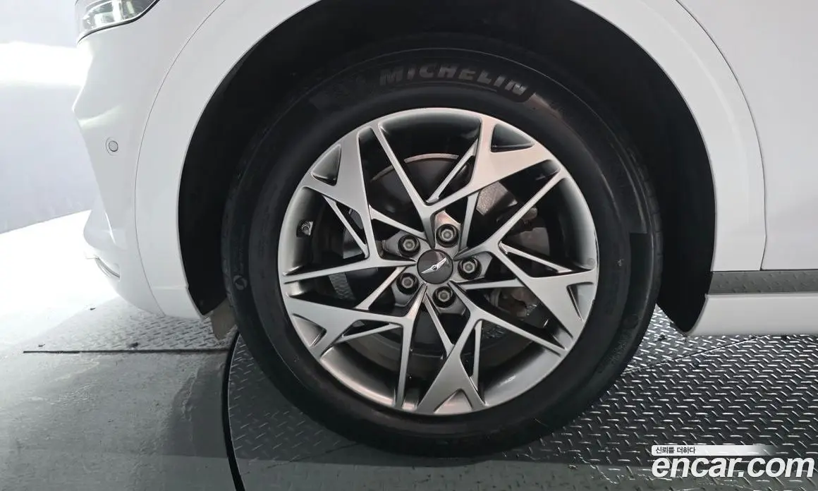 Genesis GV70 2021 2.5 автомат (гидро), фото 4 Genesis GV70 2021 2.5 автомат (гидро), фото 4