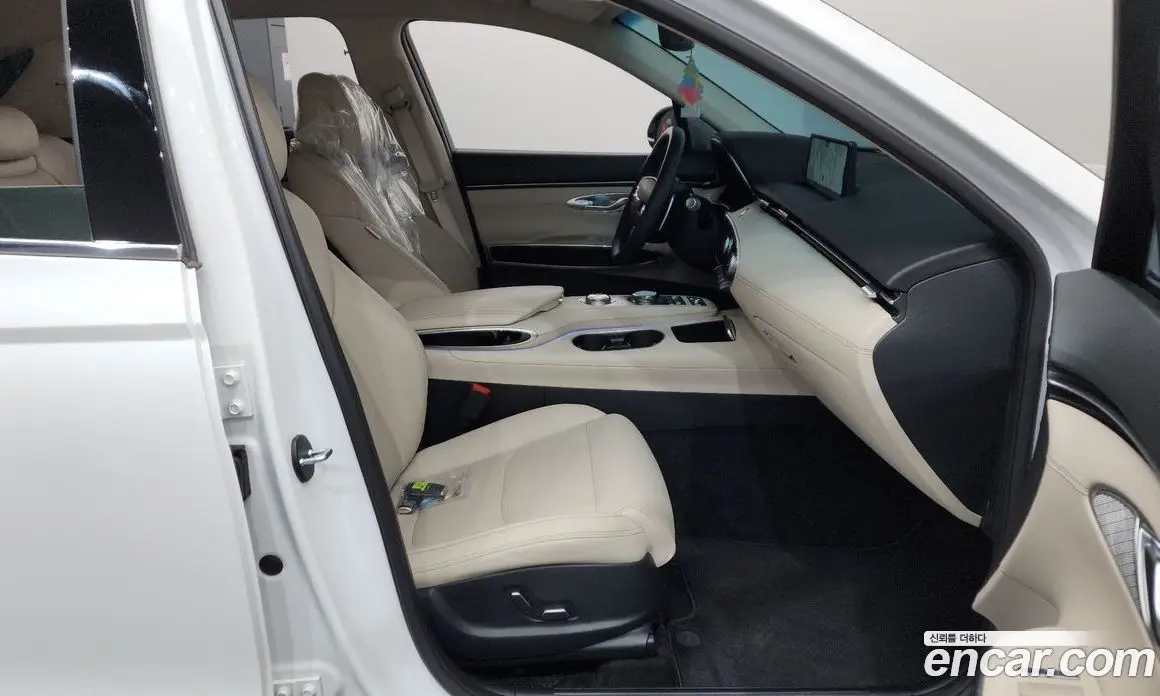 Genesis GV70 2023 2.5 автомат (гидро), фото 16 Genesis GV70 2023 2.5 автомат (гидро), фото 16