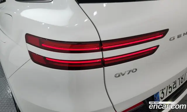 Genesis GV70 2023 2.5 автомат (гидро), миниатюра 9 Genesis GV70 2023 2.5 автомат (гидро), миниатюра 9