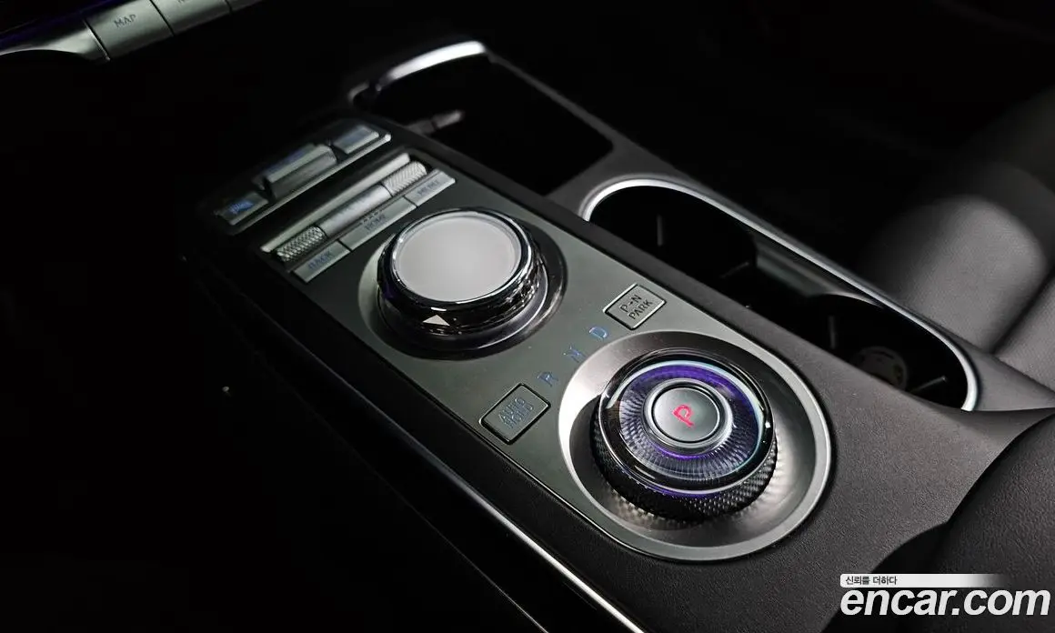 Genesis GV70 2024 2.5 автомат (гидро), фото 12 Genesis GV70 2024 2.5 автомат (гидро), фото 12