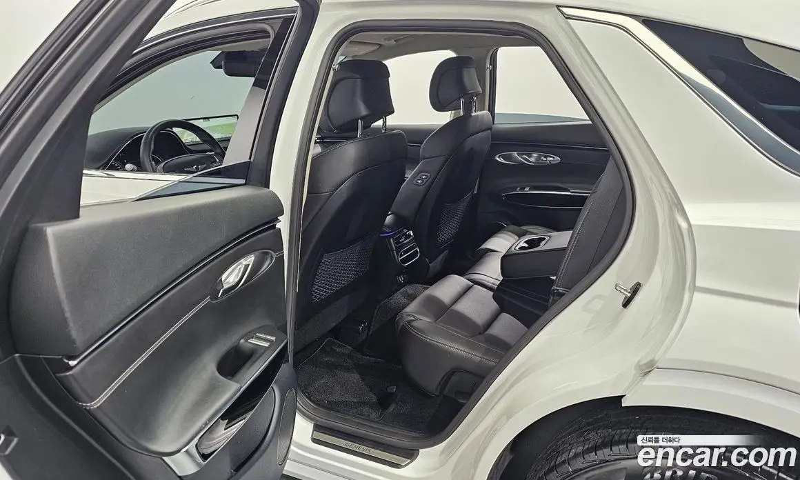 Genesis GV70 2024 2.5 автомат (гидро), фото 17 Genesis GV70 2024 2.5 автомат (гидро), фото 17
