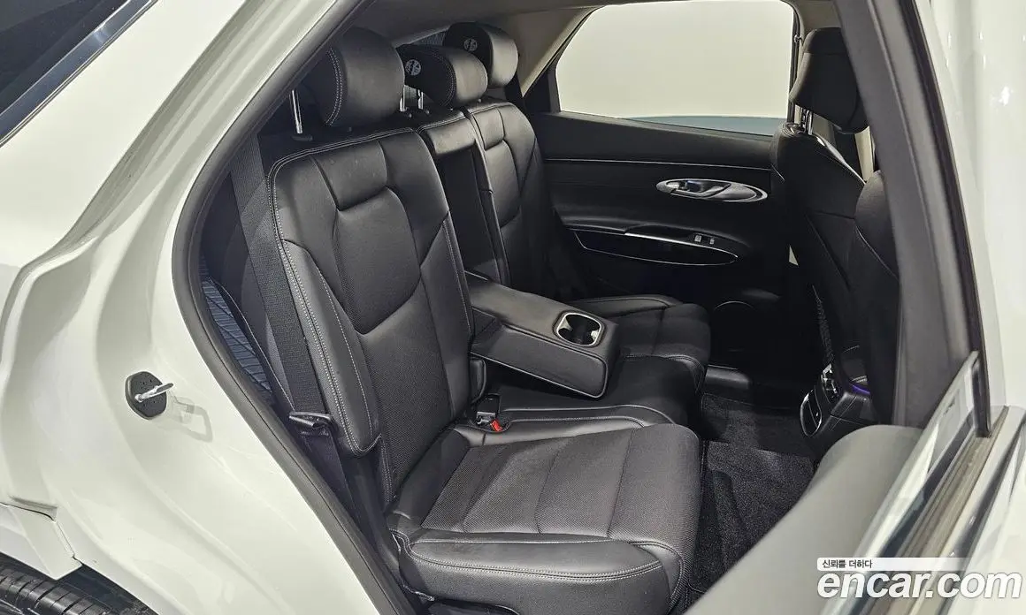 Genesis GV70 2024 2.5 автомат (гидро), фото 18 Genesis GV70 2024 2.5 автомат (гидро), фото 18
