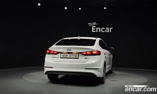 Hyundai Avante 2016 1.6 автомат (гидро), миниатюра 4 Hyundai Avante 2016 1.6 автомат (гидро), миниатюра 4