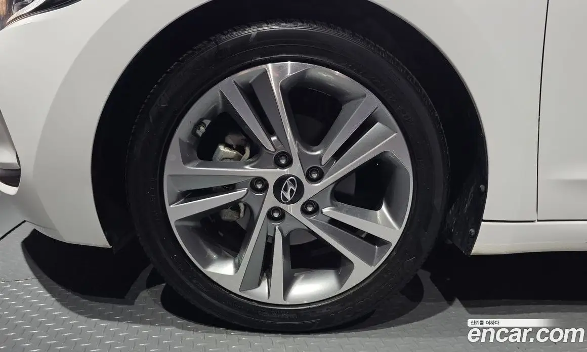 Hyundai Avante 2016 1.6 автомат (гидро), фото 5 Hyundai Avante 2016 1.6 автомат (гидро), фото 5