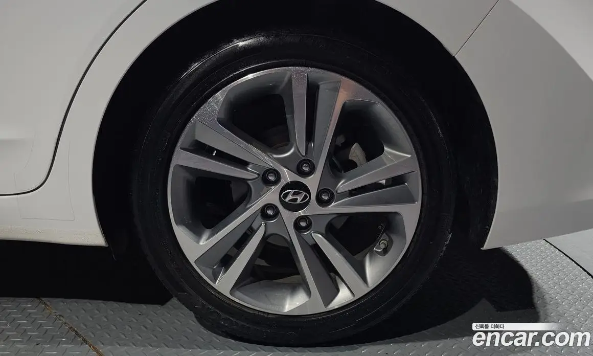 Hyundai Avante 2016 1.6 автомат (гидро), фото 7 Hyundai Avante 2016 1.6 автомат (гидро), фото 7