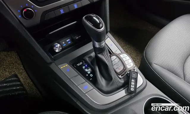Hyundai Avante 2017 1.6 автомат (гидро), миниатюра 12