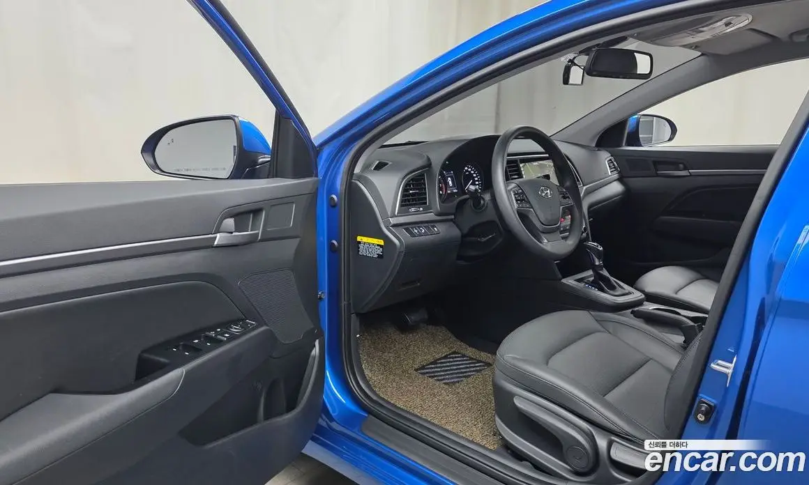 Hyundai Avante 2017 1.6 автомат (гидро), фото 13