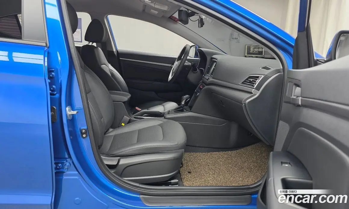 Hyundai Avante 2017 1.6 автомат (гидро), фото 16