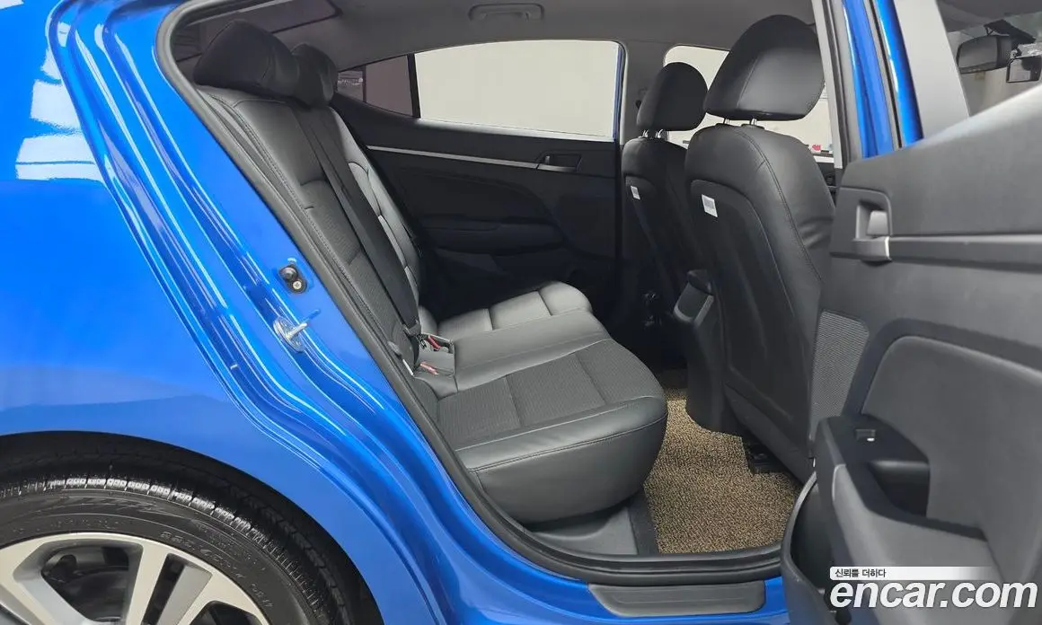 Hyundai Avante 2017 1.6 автомат (гидро), фото 17