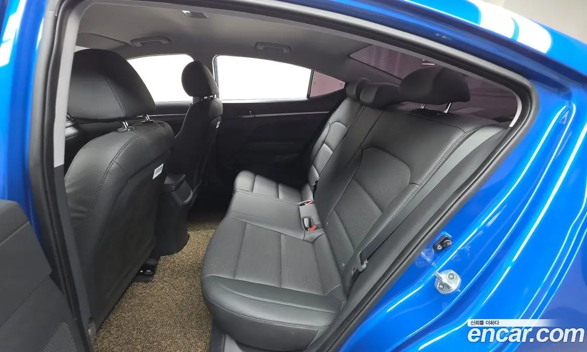 Hyundai Avante 2017 1.6 автомат (гидро), фото 18