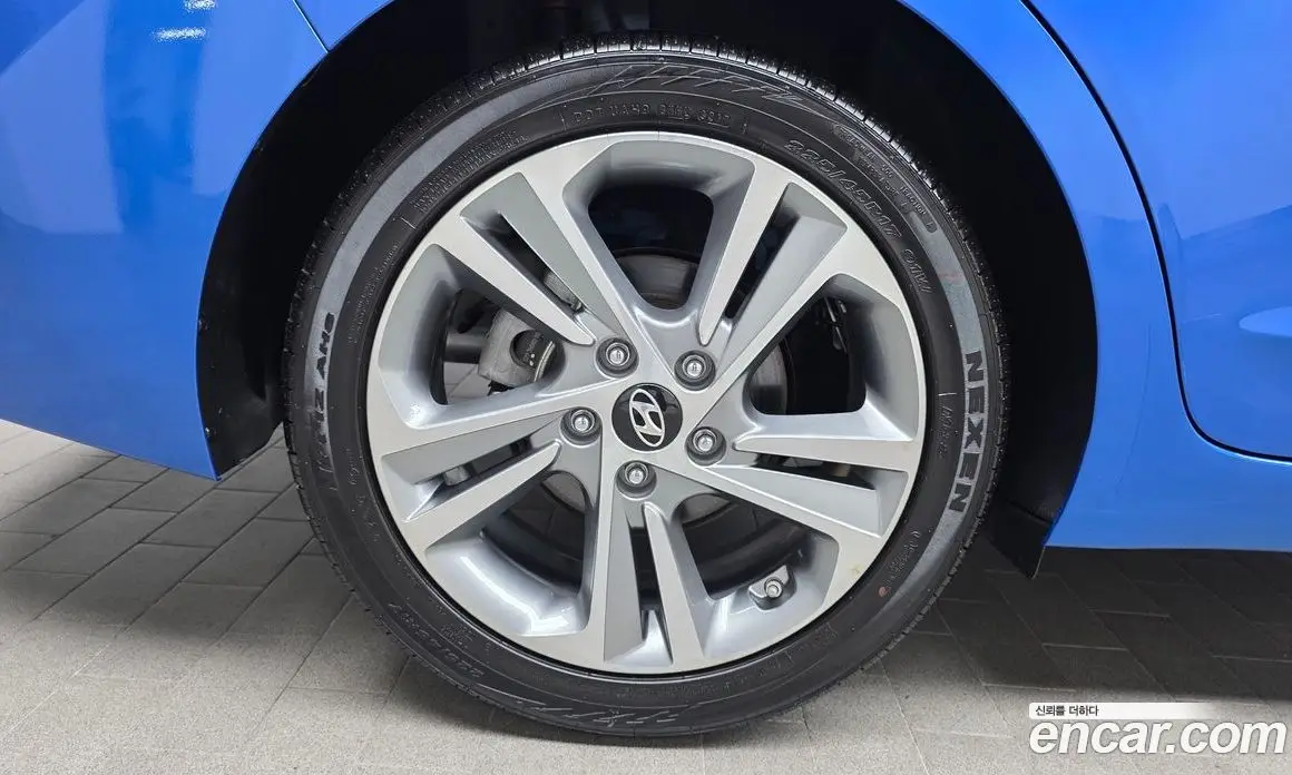 Hyundai Avante 2017 1.6 автомат (гидро), фото 5