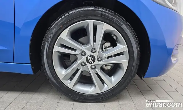Hyundai Avante 2017 1.6 автомат (гидро), миниатюра 7